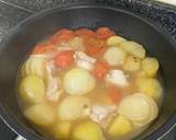 A picture of step 2 of Chicken and vegetable soup.