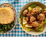 รูปขั้นตอนการทำที่ 5 ของ กะหล่ำปลีผัดราดน้ำซอสหมูก้อน+ ข้าวผัดไข่🌶️🫚🧄🥬