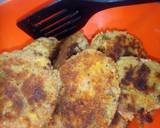 A picture of step 5 of Potato Cakes with Tomato Sauce Dipping.