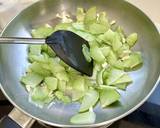 รูปขั้นตอนการทำที่ 2 ของ ชาโยเต้ผัดไข่