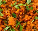 A picture of step 4 of Gajjar tal nu shaak (carrot sesame curry).