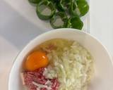 รูปขั้นตอนการทำที่ 1 ของ เนื้อสับสอดไส้พริกหวาน