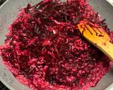 A picture of step 4 of Creamy beetroot risotto.