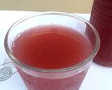 A picture of step 3 of Mineral Water Beet Juice.