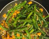 A picture of step 5 of Stir Fried French Beans with Anchovies.