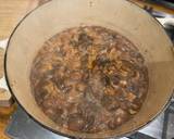 A picture of step 5 of Mushroom and ale pie.