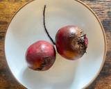 A picture of step 1 of Beetroot salad with walnuts.