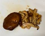 A picture of step 2 of Shiitake Mushroom Soup.