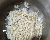 A picture of step 1 of Spicy vegetable noodles.