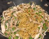 A picture of step 2 of Chicken Chow Mein.