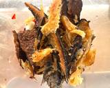 รูปขั้นตอนการทำที่ 4 ของ แกงคั่วเห็ดออรินจิย่างใบยี่หร่า🌶️🌿🧄🍄