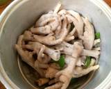 A picture of step 4 of Chicken feet dar der dor bikin doer.