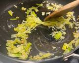 A picture of step 3 of Mussels with leeks, white whine and Greek oregano!.