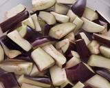 A picture of step 2 of Eggplants with peanuts and garlic sauce.