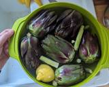 A picture of step 3 of Breadcrumbs-stuffed artichokes.