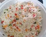 A picture of step 4 of Vegetable rice.