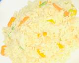 A picture of step 6 of Frying rice with egg and vegetables.