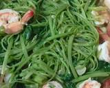 รูปขั้นตอนการทำที่ 4 ของ ผัดผักบุ้งฝอยใส่กุ้ง