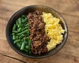 A picture of step 5 of 🍚 Tricolor Donburi - Japanese bowl of rice with minced meat, eggs and green vegetable.