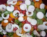 A picture of step 4 of Pasta twist with Vegetable salad.