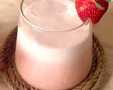 A picture of step 4 of Strawberry Yakult.