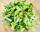 A picture of step 2 of Broccoli Salad with Tuna, Arugula and lentils.