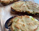 A picture of step 7 of Welsh rarebit with leeks.