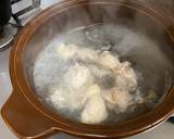 A picture of step 3 of Japanese Oyster Mushroom and Chicken Pot.