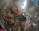 รูปขั้นตอนการทำที่ 3 ของ ผัดกะเพราหมูสับไม่ใส่พริก เด็กกินได้