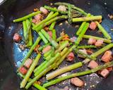 A picture of step 4 of Pasta with wild asparagus and pancetta.