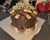 A picture of step 13 of Birthday kinder bueno cake!.