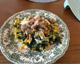 A picture of step 4 of Kale omelette with chicken breast.