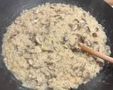 A picture of step 3 of Creamy mushroom risotto.