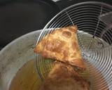 A picture of step 8 of Vegetable Samosa.