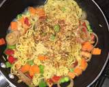 A picture of step 7 of Stir fry veg noodles.