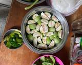 รูปขั้นตอนการทำที่ 1 ของ เขียวหวานตีนไก่ใส่ตับ