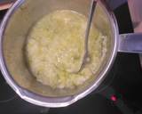 A picture of step 7 of Potato and leek cream soup.