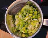 A picture of step 3 of Potato and leek cream soup.