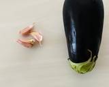 A picture of step 1 of Chilli aubergine.