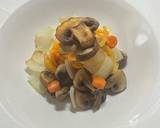 A picture of step 5 of Simple mushroom and vegetable consommé.