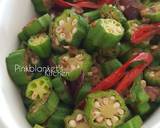 A picture of step 3 of Okra Stir Fry.