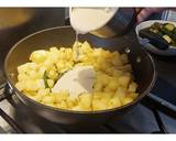 A picture of step 7 of Courgette in Poppy seeds sauce.