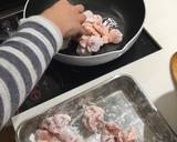 A picture of step 3 of Fried vegetable and chicken with sour-sweet soy sauce.