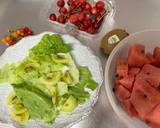 A picture of step 2 of Micro Tomatoes and Fruits Salad.