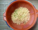 A picture of step 3 of Egg and Vegetable Stir-fried Noodles.