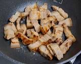 รูปขั้นตอนการทำที่ 2 ของ หมูสามชั้นผัดพริกแกง