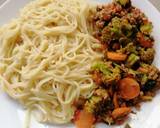 A picture of step 4 of Broccoli stir fry and spaghetti.