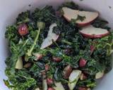 A picture of step 3 of Kale, apple and almonds.