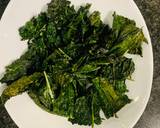 A picture of step 2 of Kale Chips.