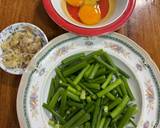 รูปขั้นตอนการทำที่ 1 ของ ดอกหอมผัดไข่